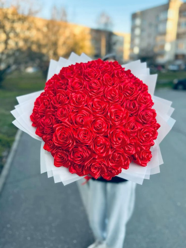 دسته گل روبانی ۸۰شاخه دسته گل ولنتاین دسته گل ساتن روبانی
