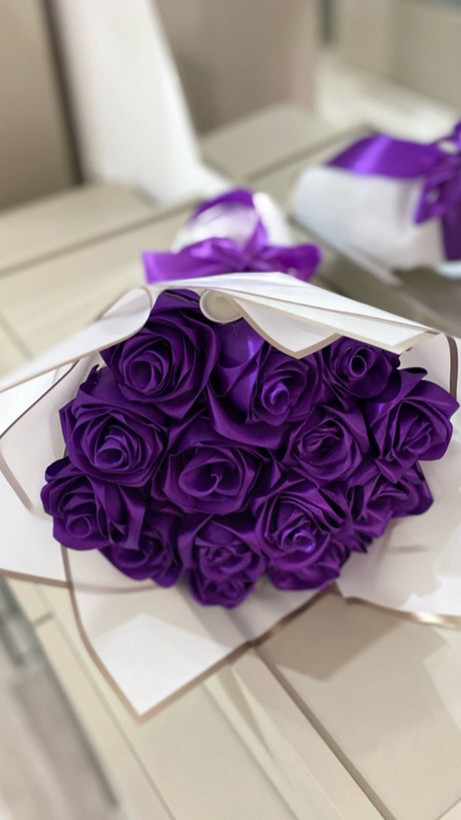 دسته گل روبانی ۱۷شاخه دسته گل روبانی دسته گل ولنتاین