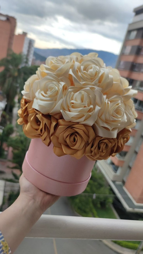 باکس گل رز روبانی باکس گل ولنتاینی باکس گل روبانی
