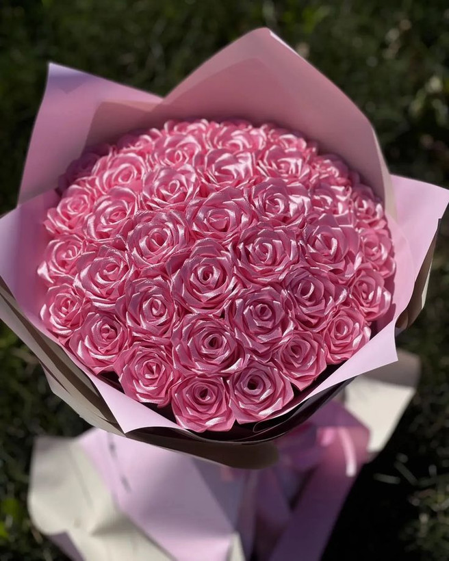 دسته گل رز مصنوعی ۱۷شاخه رز روبانی دسته گل ولنتاین