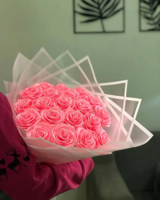 دسته گل روبانی ۲۵شاخه گل خواستگاری دسته گل رز مصنوعی گل روبانی