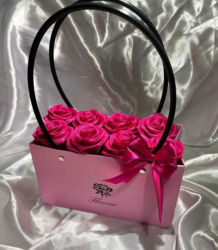 باکس گل مصنوعی روبانی ۸شاخه