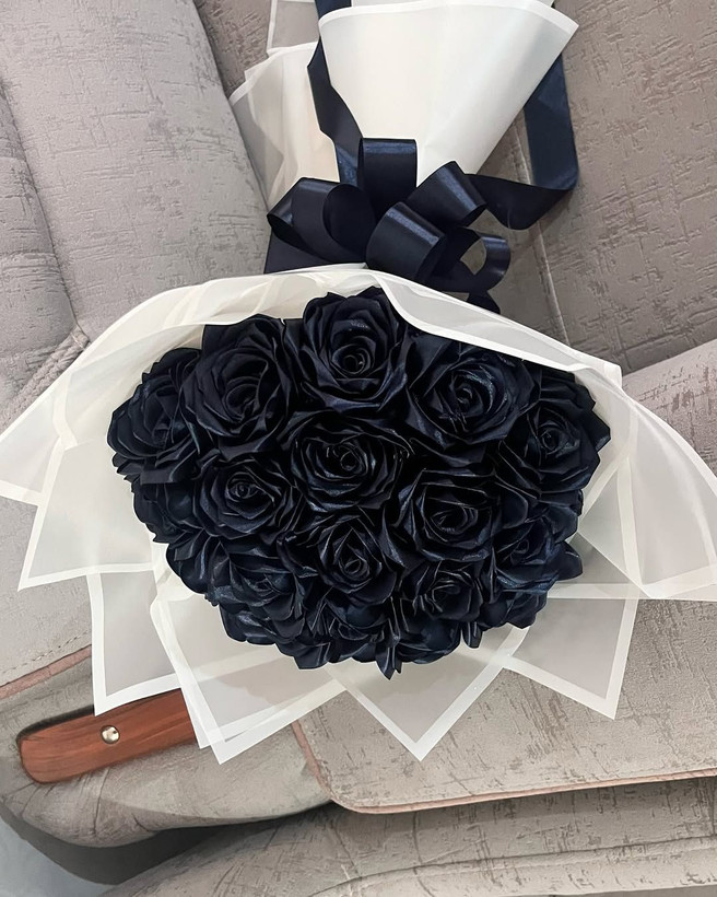 دسته گل رز روبانی مصنوعی ۱۸ شاخه دسته گل شیک گل خواستگاری