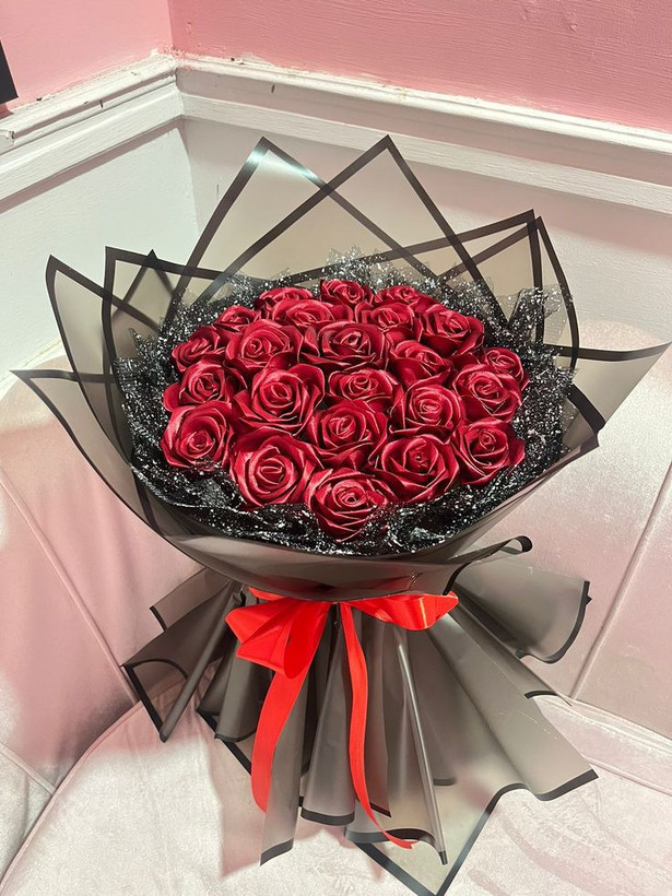 دسته گل رز روبانی مصنوعی ۱۸شاخه دسته گل مصنوعی دسته گل خواستگاری دسته گل شیک