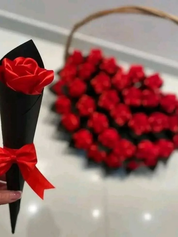 دسته گل رز روبانی مصنوعی تک شاخه