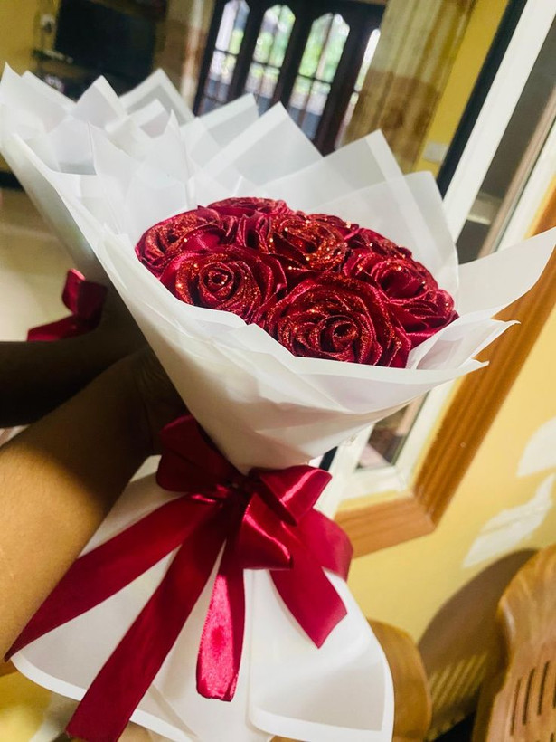 دسته گل رز روبانی ۸شاخه گل خواستگاری دسته گل رز مصنوعی
