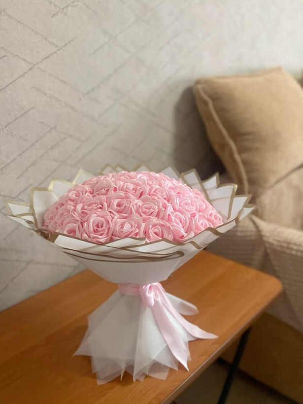 دسته گل رز مصنوعی ۱۵شاخه دسته گل رز روبانی گل ولنتاین