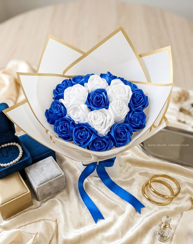 دسته گل رز مصنوعی ۱۸شاخه دسته گل رز روبانی گل ولنتاین