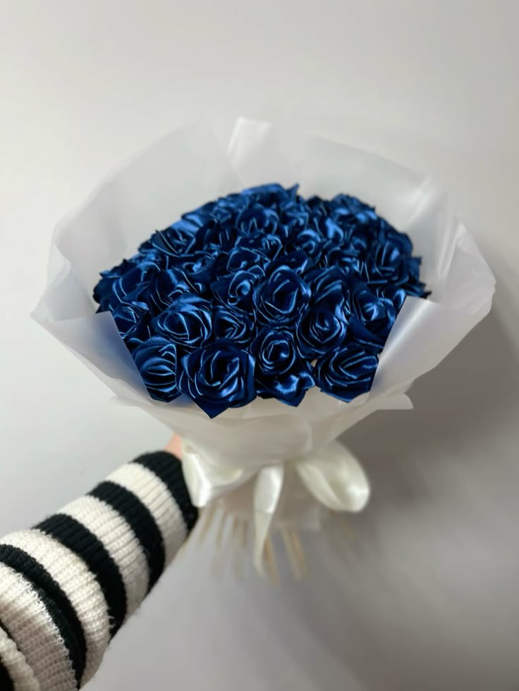 دسته گل رز مصنوعی ۱۸شاخه دسته گل رز روبانی گل ولنتاین