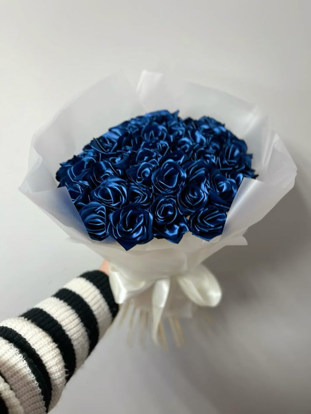 دسته گل رز مصنوعی ۱۸شاخه دسته گل رز روبانی گل ولنتاین