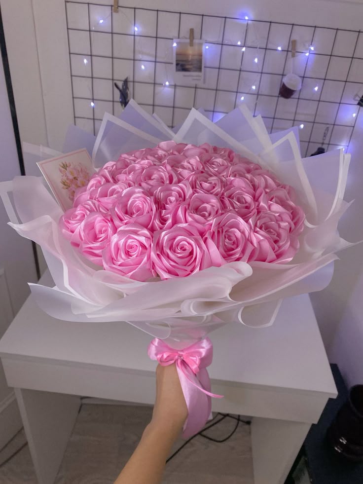 دسته گل رز مصنوعی ۱۰شاخه گل جاودان دسته گل ولنتاین