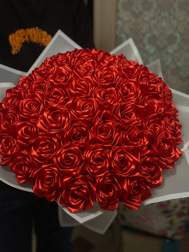 دسته گل مصنوعی رز۵۰شاخه دسته گل ولنتاین دسته گل جاودان