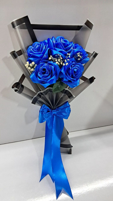 دسته گل رز ۵شاخه دسته گل ولنتاینی دسته گل رز روبانی ۵شاخه