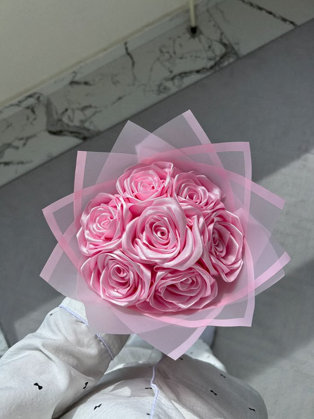 دسته گل رز مصنوعی 7شاخه گل روبانی دسته گل خواستگاری